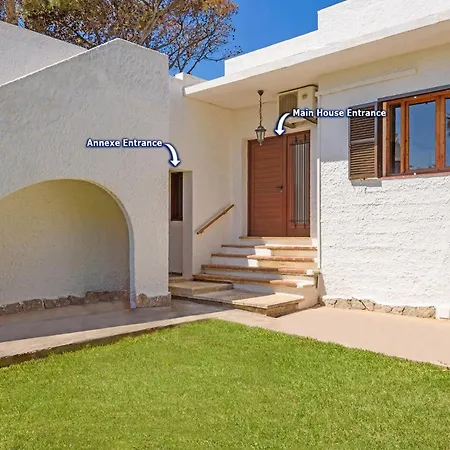 Es Pins By ヴィラ